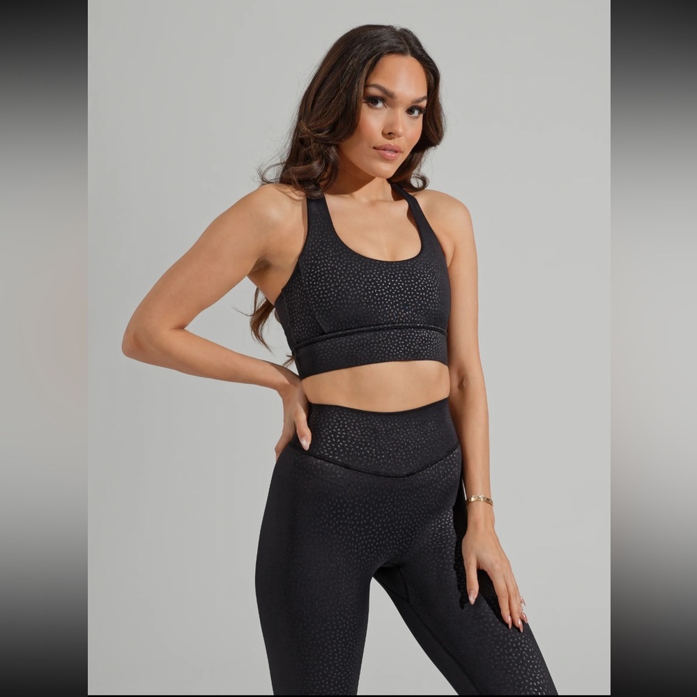 Buffbunny Rosa Sports Bra V2 - Embossed
Bossy Print Large - Picture 5 of 11